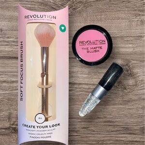 Makeup Revolution Matte Blush in Vibrant Pink